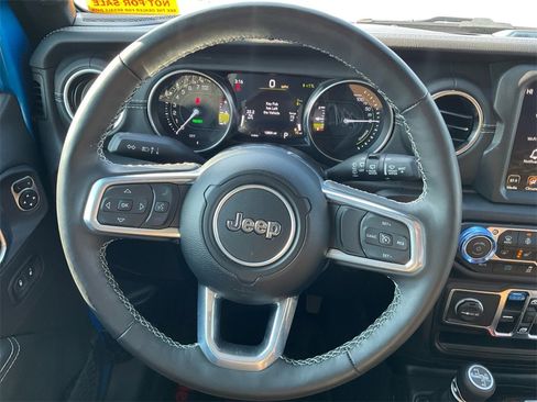 Used 2023 Jeep Wrangler Unlimited Sahara w/ Cold Weather Group image 16