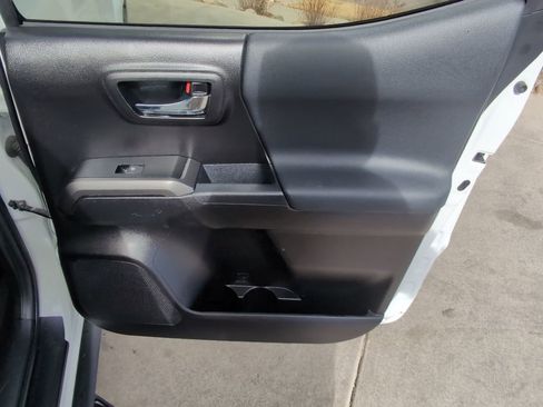 Used 2023 Toyota Tacoma TRD Sport image 29