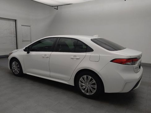 Used 2021 Toyota Corolla LE image 3