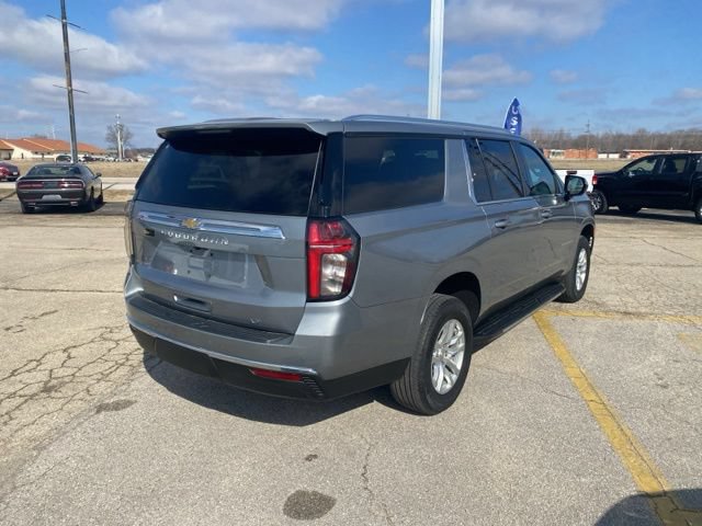 Used 2023 Chevrolet Suburban LT AWD/4WD image 6