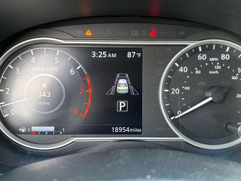 Used 2025 Nissan Versa SV FWD image 35