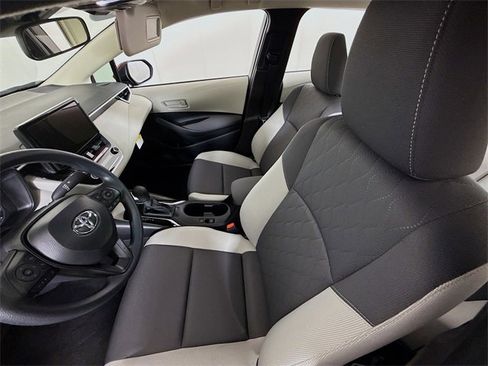 Certified 2025 Toyota Corolla LE image 6