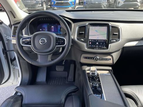 Used 2023 Volvo XC90 B6 Ultimate w/ Protection Package Premier AWD/4WD image 4