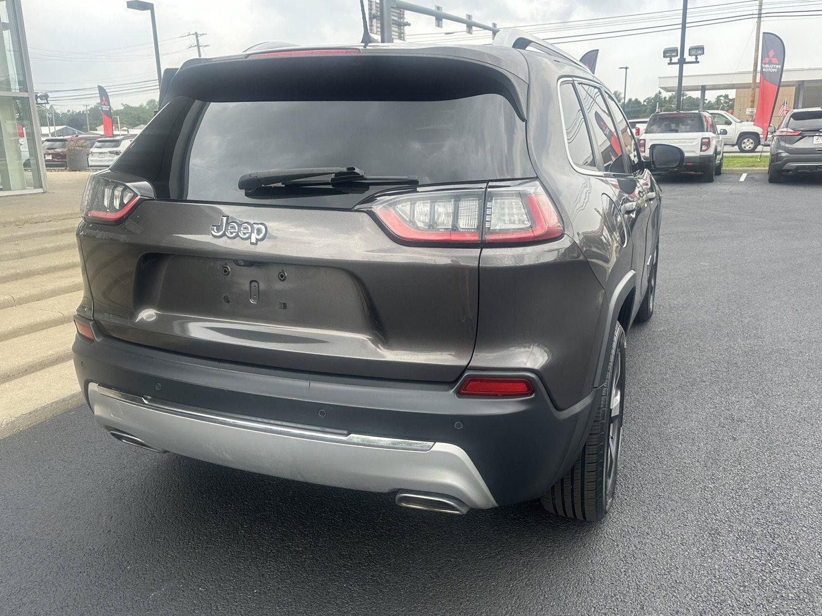 Used 2019 Jeep Cherokee Limited AWD/4WD image 11