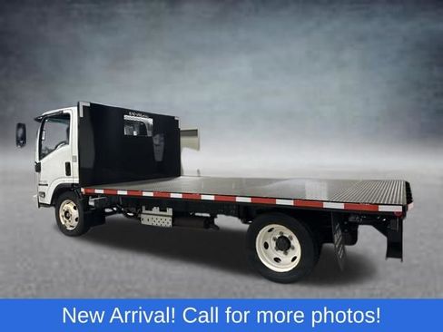 Used 2019 Isuzu NPR image 2
