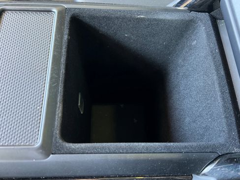 Used 2023 Land Rover Range Rover Sport SE Dynamic image 33