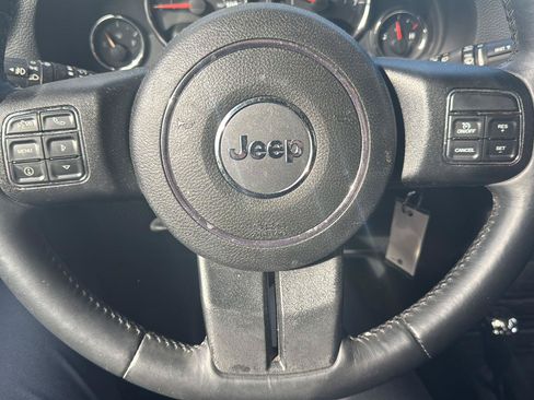 Used 2015 Jeep Wrangler Unlimited Sport w/ Quick Order Package 24S AWD/4WD image 11