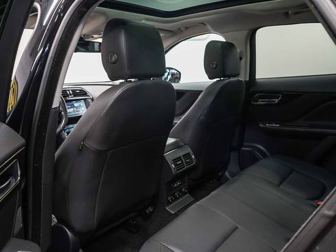 Used 2017 Jaguar F-PACE Premium image 19