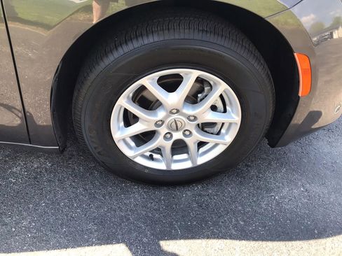 Used 2021 Chrysler Voyager Lxi FWD image 45