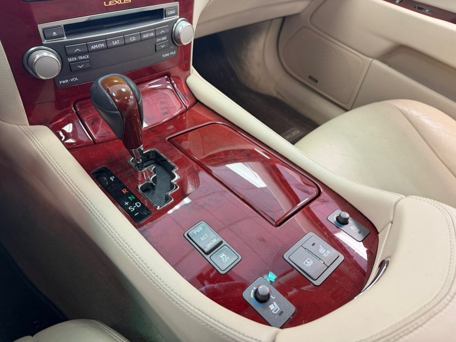Used 2011 Lexus LS 460 w/ Comfort Pkg RWD image 56