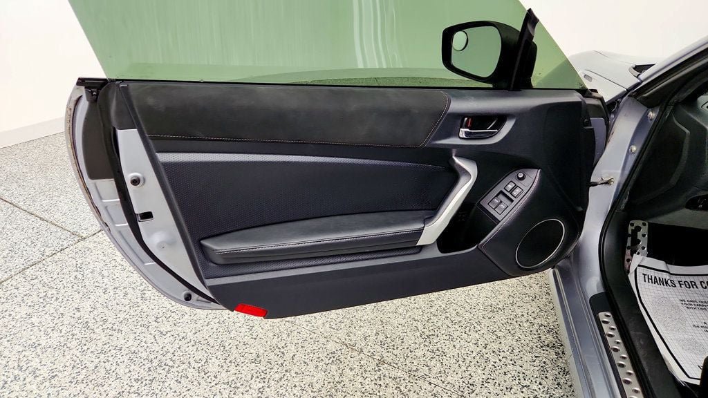Used 2017 Toyota 86 RWD image 10