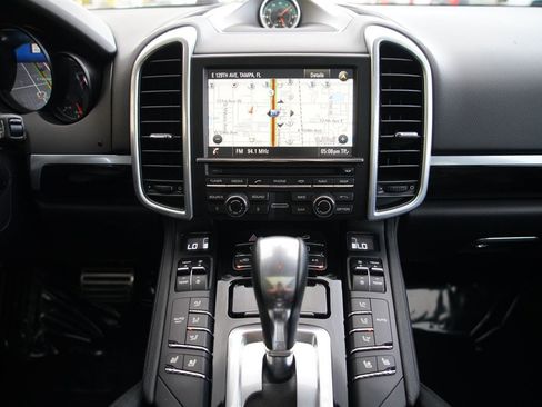 Used 2014 Porsche Cayenne S image 28