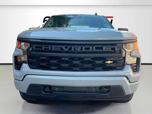 Used 2024 Chevrolet Silverado 1500 Custom image 2