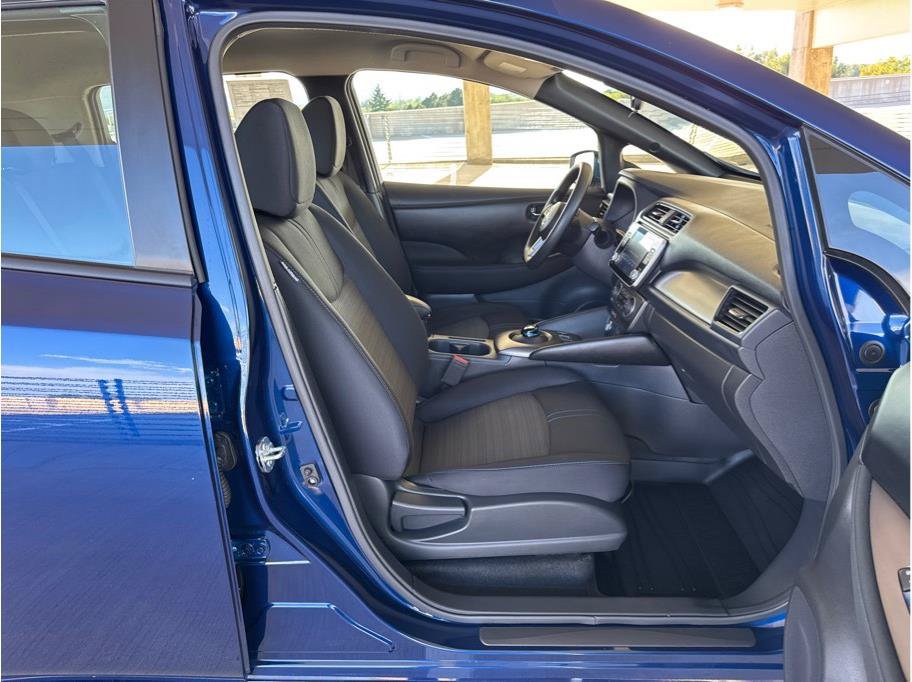 Used 2025 Nissan Leaf S FWD image 14