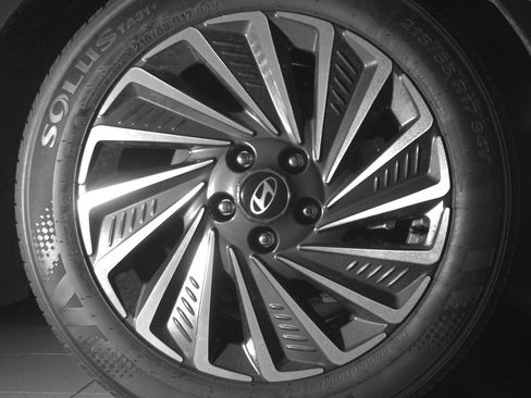 Certified 2025 Hyundai Sonata Limited FWD image 16