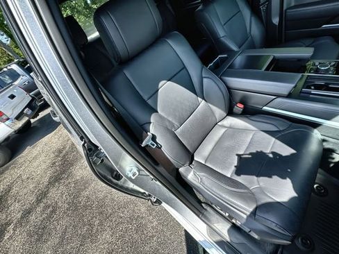 New 2024 Toyota Tundra Platinum image 34