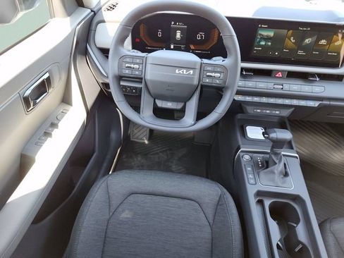 New 2027 Kia Seltos S FWD image 16