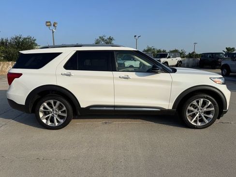 Used 2022 Ford Explorer Platinum w/ Equipment Group 601A AWD/4WD image 6