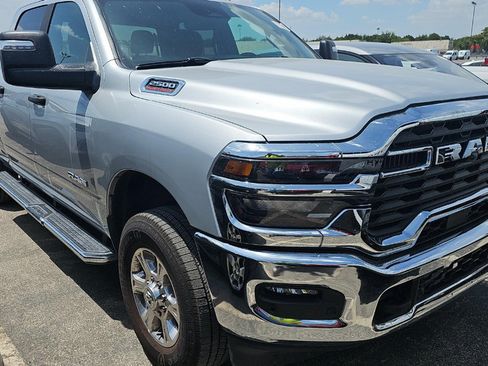 Used 2026 RAM 2500 Big Horn AWD/4WD image 2