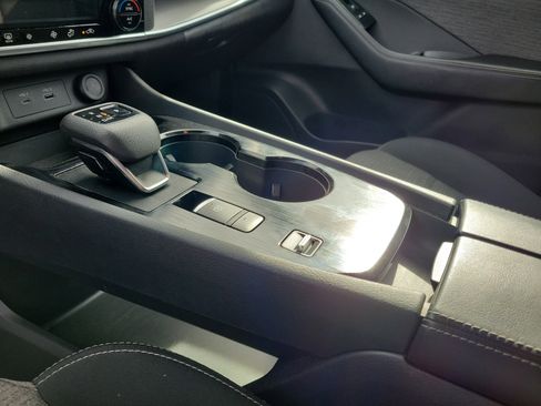 Used 2023 Nissan Rogue SV image 29