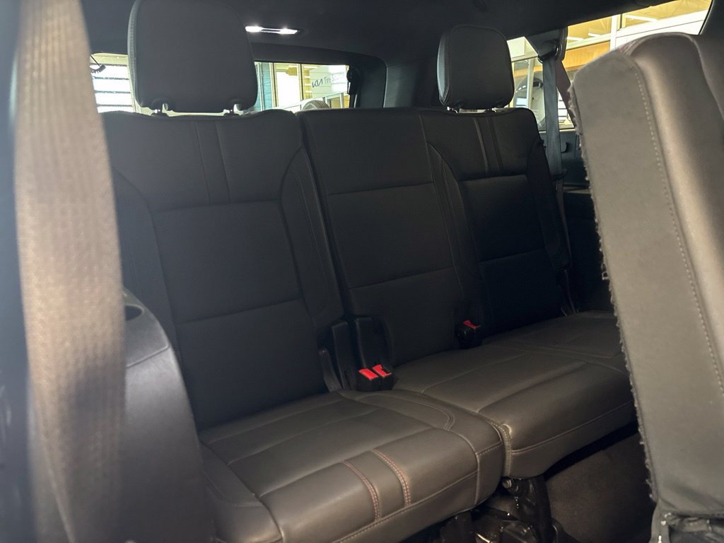 Used 2024 Chevrolet Suburban RST w/ Sport Performance Package AWD/4WD image 17
