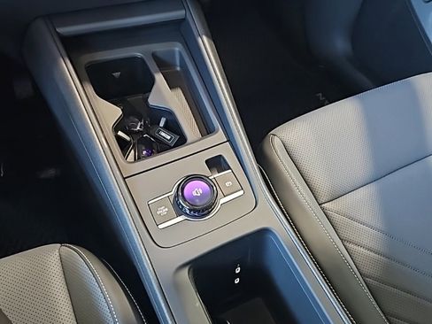 New 2026 Volkswagen Tiguan SE image 32