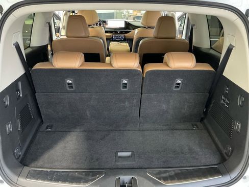 Used 2025 INFINITI QX80 Sensory image 33