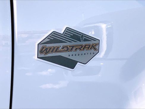 Certified 2022 Ford Bronco Wildtrak image 9