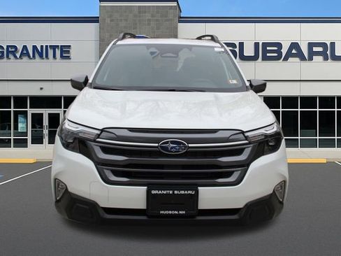 Used 2025 Subaru Forester Premium AWD/4WD image 5