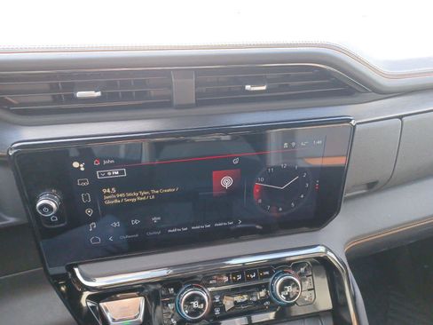 Used 2024 GMC Sierra 1500 AT4 w/ AT4 Premium Package image 10