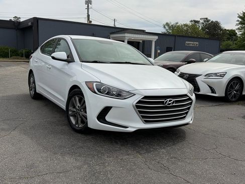 Used 2018 Hyundai Elantra SEL image 2