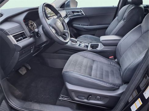 Used 2022 Mitsubishi Outlander SE image 18