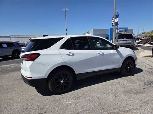 Certified 2024 Chevrolet Equinox LS w/ LS Convenience Package image 13