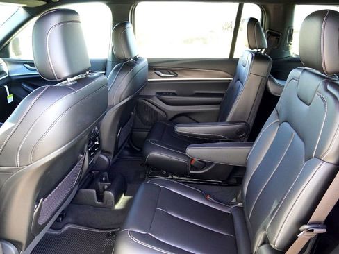 New 2025 Jeep Grand Cherokee L Limited image 26