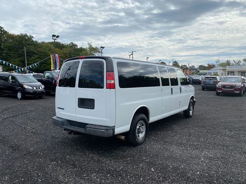 Used 2017 Chevrolet Express 3500 LT w/ LT Preferred Equipment Group image 5