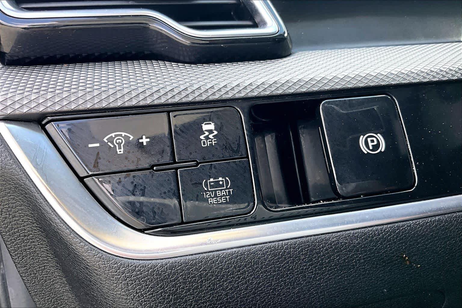 Used 2023 Kia Sportage LX AWD/4WD image 30