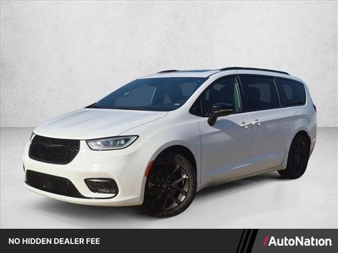 Used 2026 Chrysler Pacifica Limited w/ S Appearance Package FWD image 1