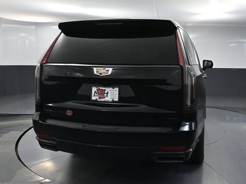 Used 2021 Cadillac Escalade Sport w/ LPO, Illumination Package AWD/4WD image 4