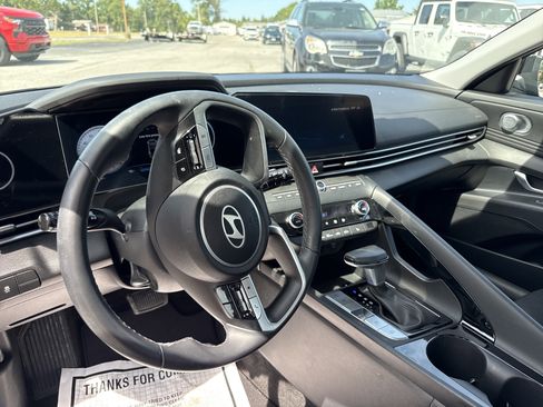 Used 2024 Hyundai Elantra SEL w/ Convenience Package image 7