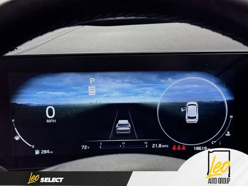 Used 2025 Kia Sportage SX image 12