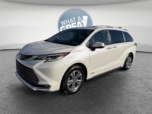 Certified 2021 Toyota Sienna Platinum image 8