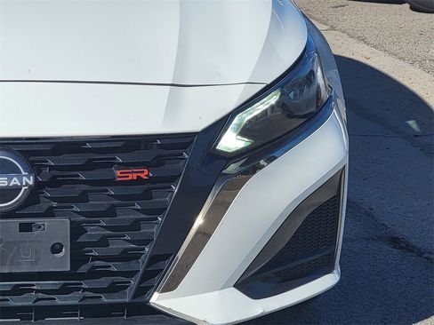 Used 2024 Nissan Altima 2.5 SR image 3