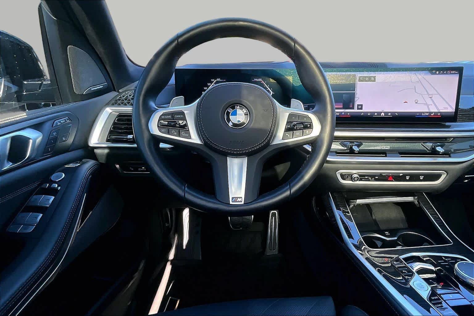 Used 2025 BMW X7 xDrive40i w/ M Sport Package AWD/4WD image 6