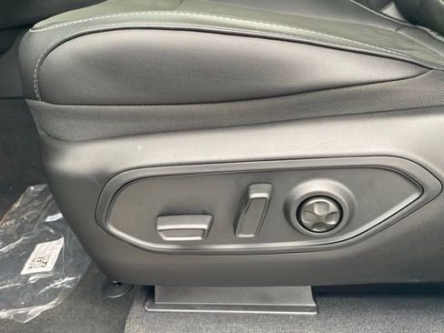 New 2025 Jeep Grand Cherokee L Altitude AWD/4WD image 16