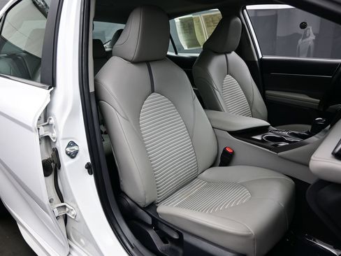 Used 2024 Toyota Camry SE w/ Audio Upgrade Package FWD image 14