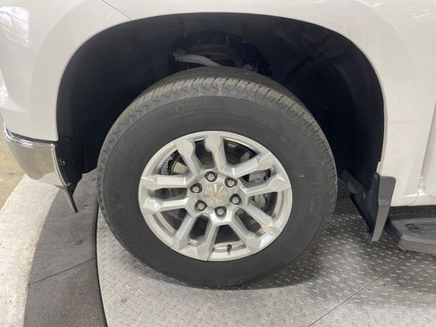 Used 2023 Chevrolet Silverado 1500 LT image 10