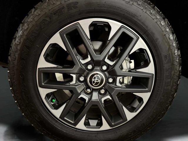 Used 2024 Toyota Tundra Limited AWD/4WD image 32