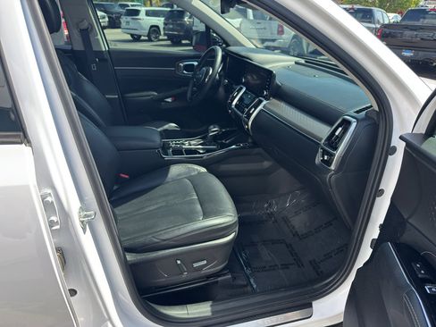 Used 2023 Kia Sorento SX AWD/4WD image 10