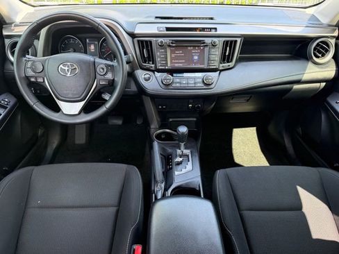 Used 2018 Toyota RAV4 XLE w/ Plus Extra Value Package FWD image 24