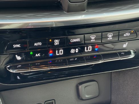 Used 2024 Buick Encore GX Avenir w/ Avenir Technology Package FWD image 23